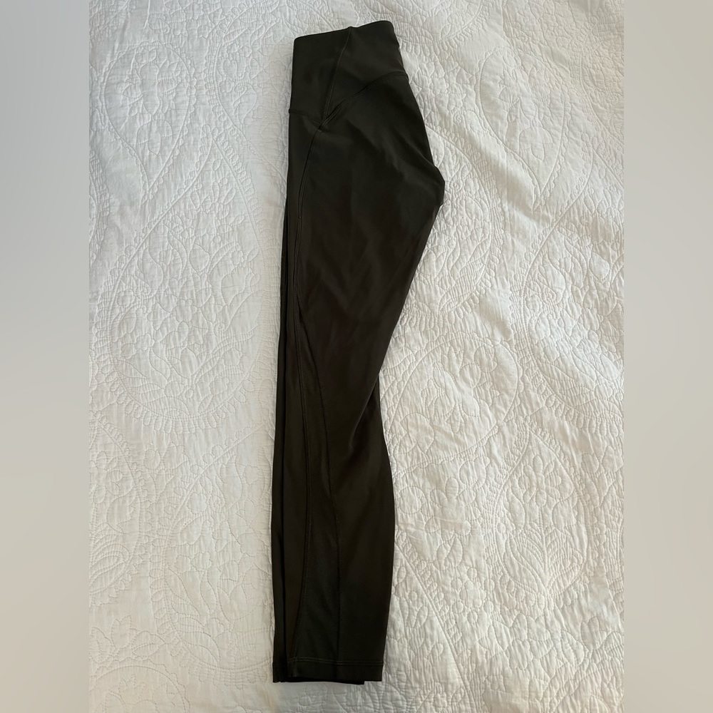 Lululemon Capri leggings with mesh siding